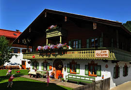 Unser Gästehaus im Sommer